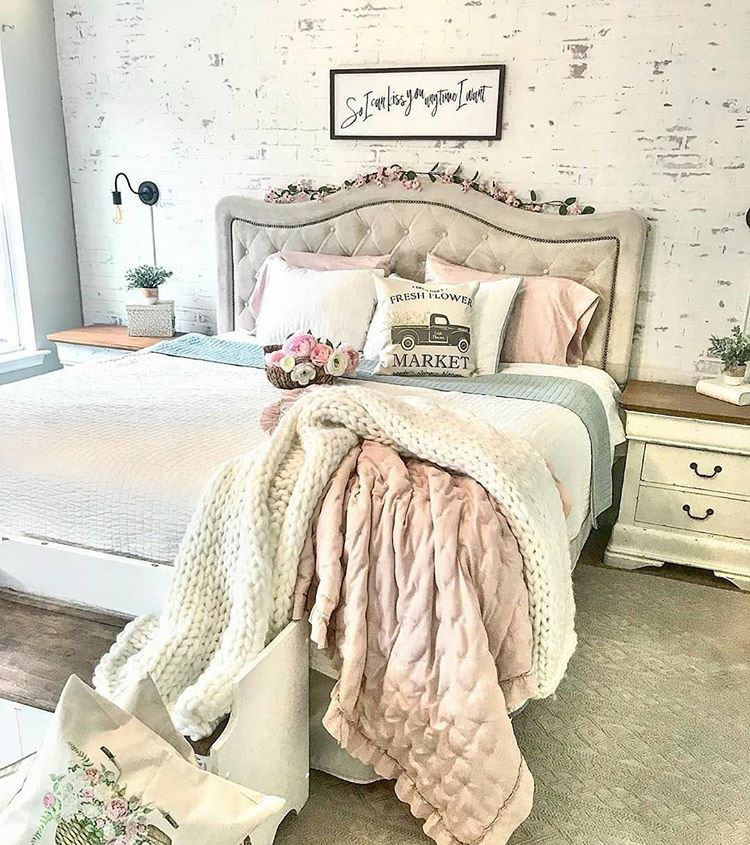 تخت خواب  پارچه ای لمسه دار